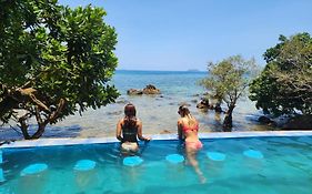 Cocovana Beach Resort (Adults Only)